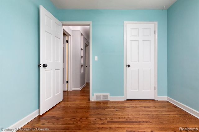 4476 Vassar Street, Dearborn Heights, MI 48125