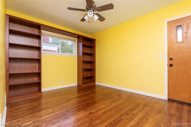 4476 Vassar Street, Dearborn Heights, MI 48125
