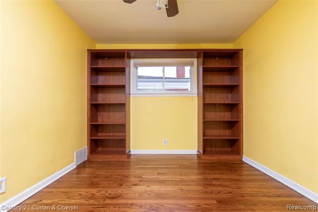 4476 Vassar Street, Dearborn Heights, MI 48125