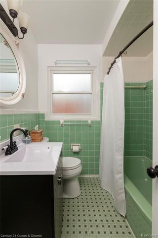 4476 Vassar Street, Dearborn Heights, MI 48125