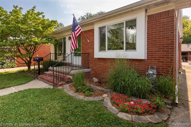 4476 Vassar Street, Dearborn Heights, MI 48125