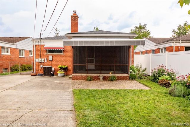4476 Vassar Street, Dearborn Heights, MI 48125
