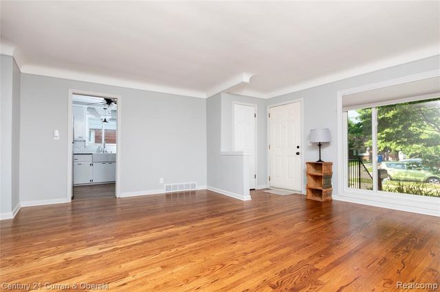 4476 Vassar Street, Dearborn Heights, MI 48125