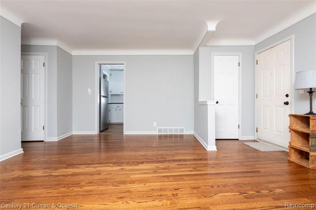 4476 Vassar Street, Dearborn Heights, MI 48125