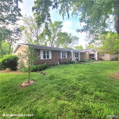 2 Hyannis Court, St Charles, MO 63301