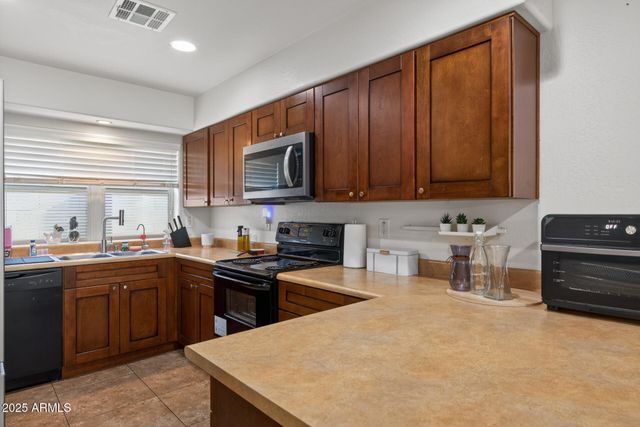 129 W IAN Drive, Phoenix, AZ 85041