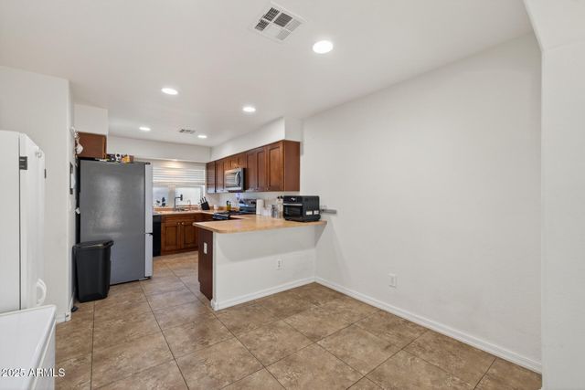 129 W IAN Drive, Phoenix, AZ 85041