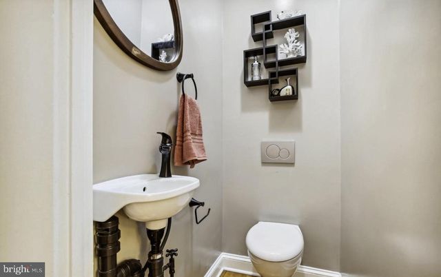 1770 HOBART ST NW, Washington, DC 20009