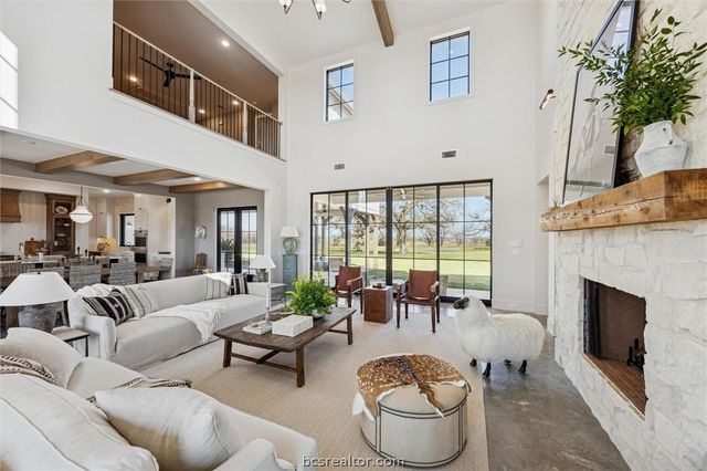 5655 Brazos Bow Way, Washington, TX 77880