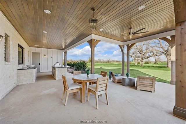 5655 Brazos Bow Way, Washington, TX 77880