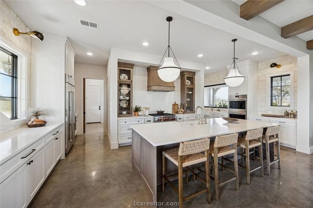 5655 Brazos Bow Way, Washington, TX 77880