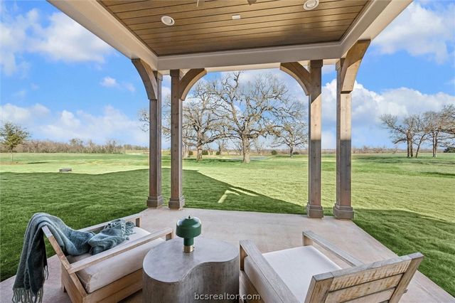 5655 Brazos Bow Way, Washington, TX 77880