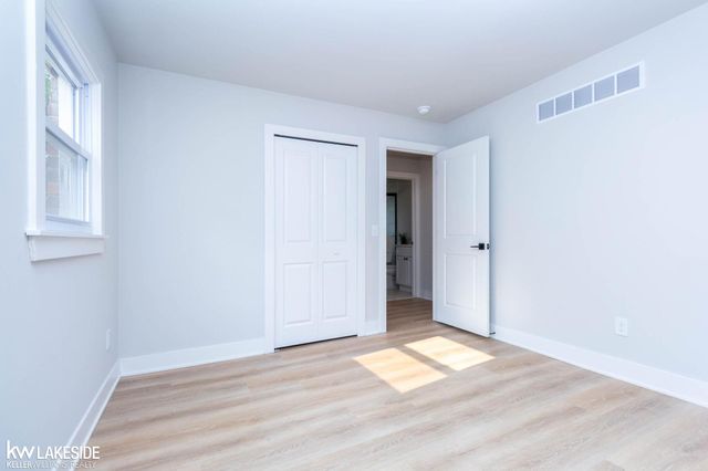22815 Carolina Street, St Clair Shores, MI 48080