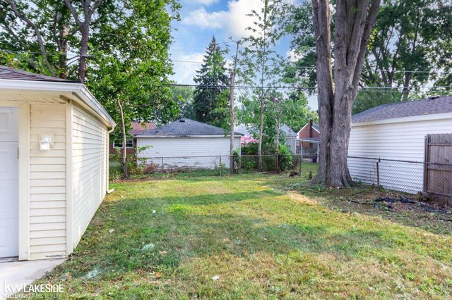 22815 Carolina Street, St Clair Shores, MI 48080