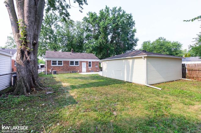 22815 Carolina Street, St Clair Shores, MI 48080