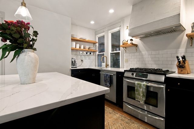 24 Albion Pl 1, Boston, MA 02129