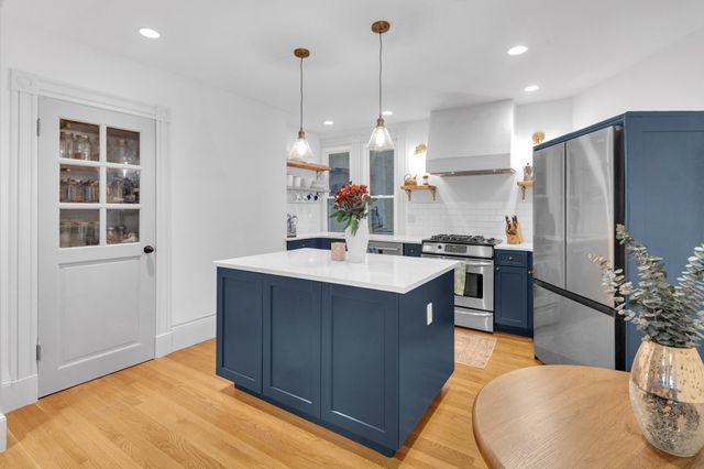 24 Albion Pl 1, Boston, MA 02129