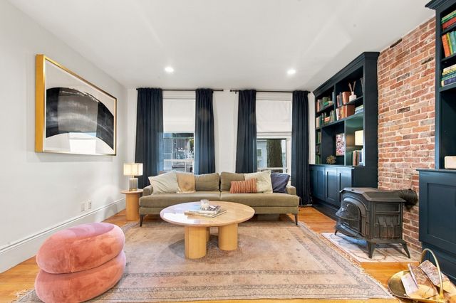 24 Albion Pl 1, Boston, MA 02129