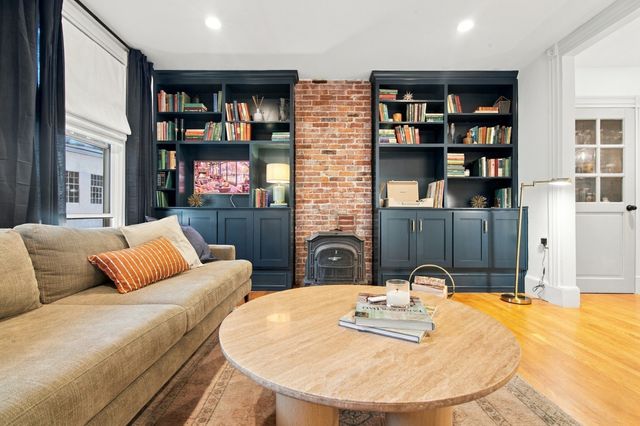 24 Albion Pl 1, Boston, MA 02129