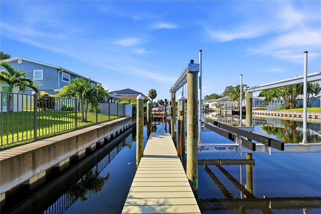 4152 13TH LANE NE, St Petersburg, FL 33703