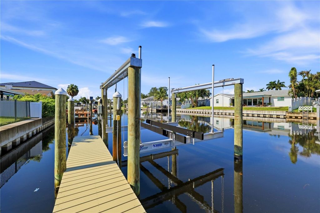 4152 13TH LANE NE, St Petersburg, FL 33703