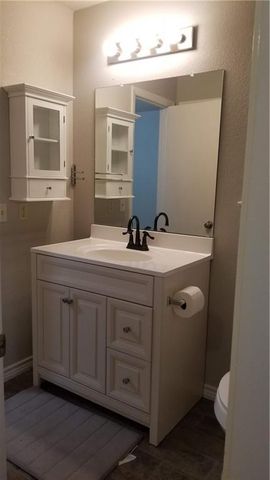 1011 Markham LN B, Austin, TX 78753