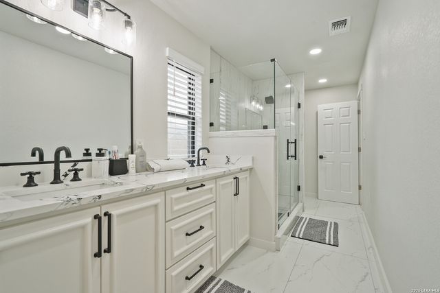 25519 Stormy Rock, San Antonio, TX 78255