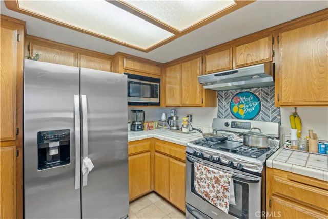 16226 Brookfield Drive, Victorville, CA 92394