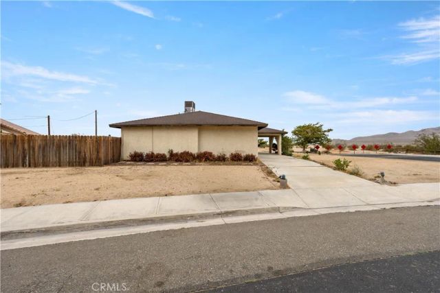 16226 Brookfield Drive, Victorville, CA 92394
