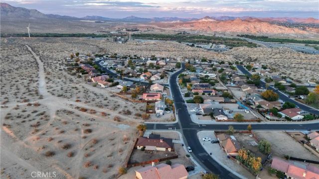 16226 Brookfield Drive, Victorville, CA 92394