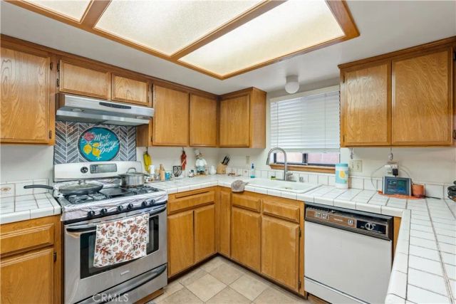 16226 Brookfield Drive, Victorville, CA 92394