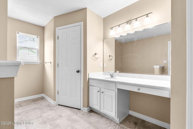 1601 Spinner Pl, La Grange, KY 40031