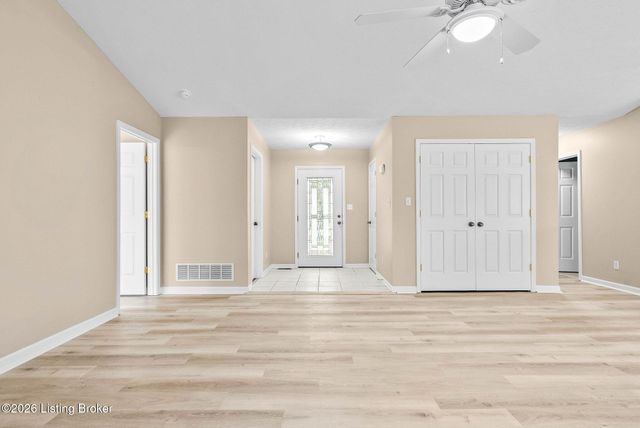 1601 Spinner Pl, La Grange, KY 40031