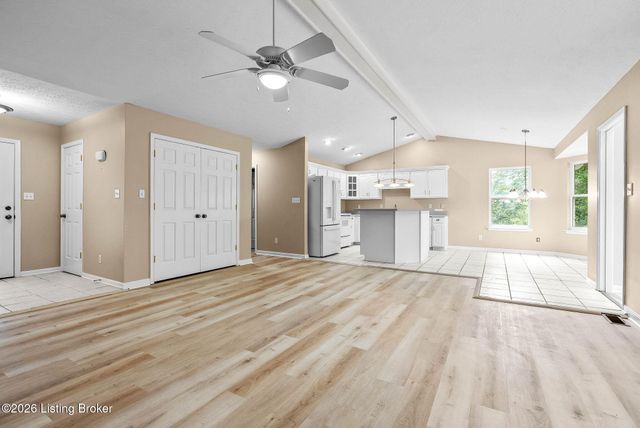 1601 Spinner Pl, La Grange, KY 40031