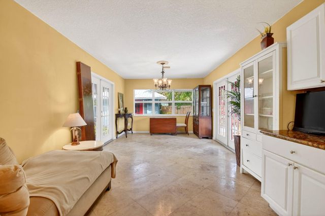 411 51 Street, West Palm Beach, FL 33407