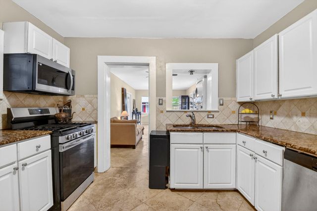 411 51 Street, West Palm Beach, FL 33407