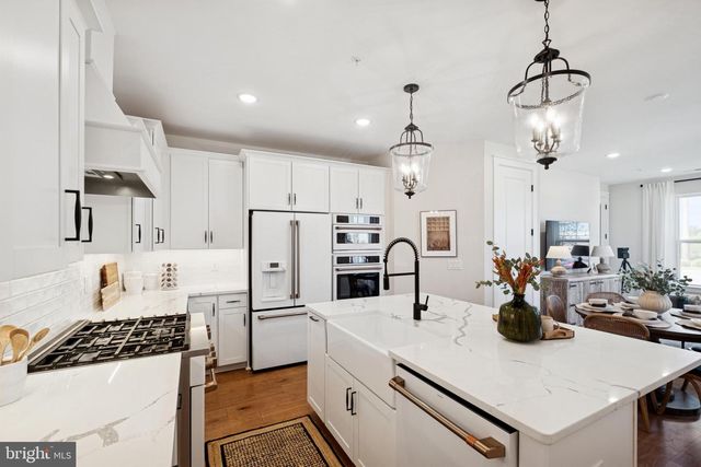 4817 BAUHAUS SQ #LOT 111, Chantilly, VA 20151