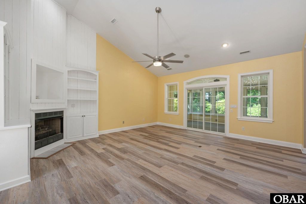 Image 6 of property listing at 1028 Creek Road Lot# 7, Kitty Hawk, NC 27949