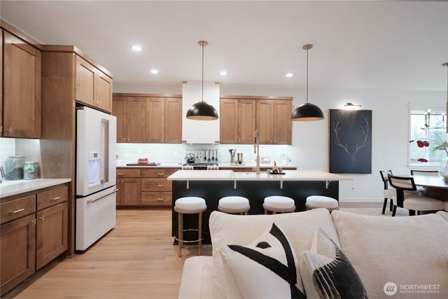 2031 E 9th Street, La Center, WA 98629