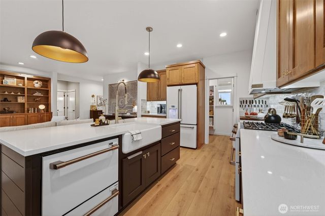 2031 E 9th Street, La Center, WA 98629