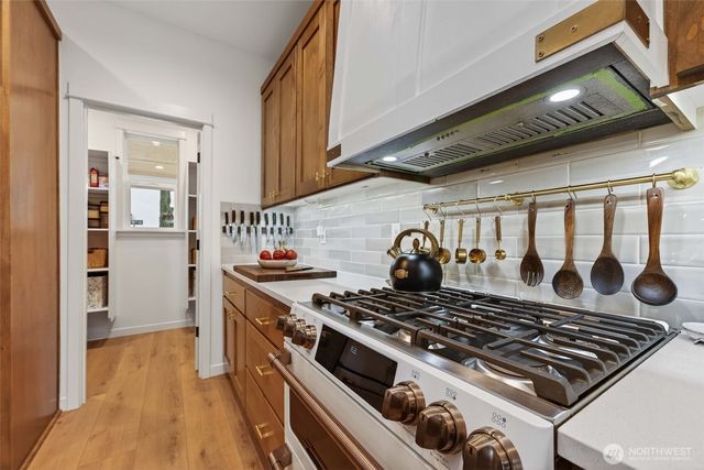 2031 E 9th Street, La Center, WA 98629