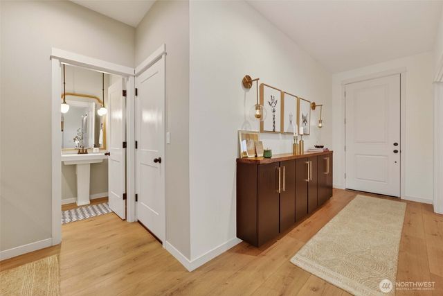 2031 E 9th Street, La Center, WA 98629