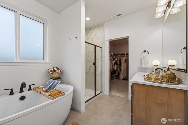 2031 E 9th Street, La Center, WA 98629