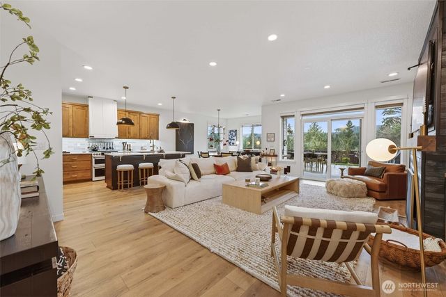 2031 E 9th Street, La Center, WA 98629