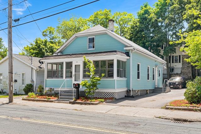 386 Thacher St, Attleboro, MA 02703