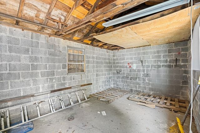 386 Thacher St, Attleboro, MA 02703