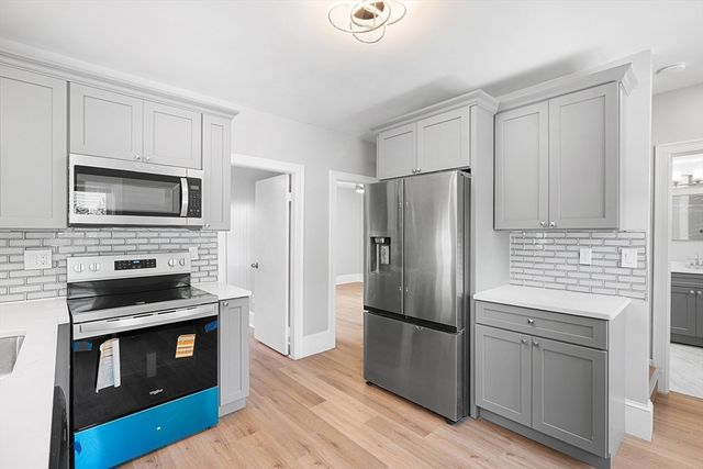 386 Thacher St, Attleboro, MA 02703