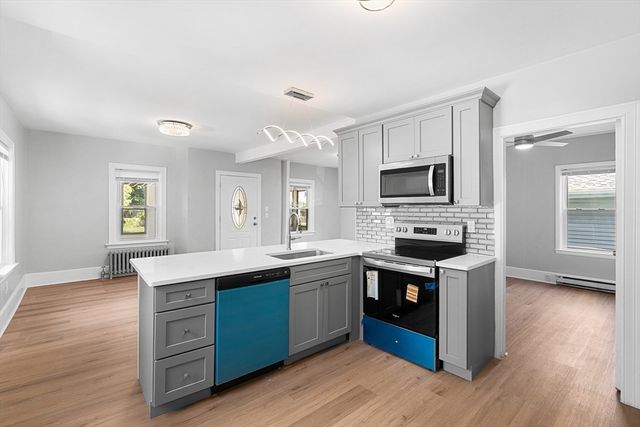 386 Thacher St, Attleboro, MA 02703