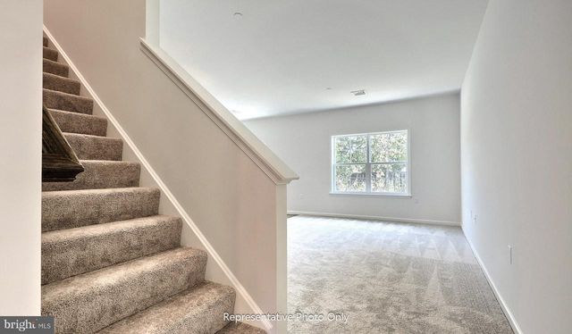 7854 OAK BROOK DR, Harrisburg, PA 17112