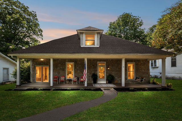 56 Main St, E, Gordonsville, TN 38563